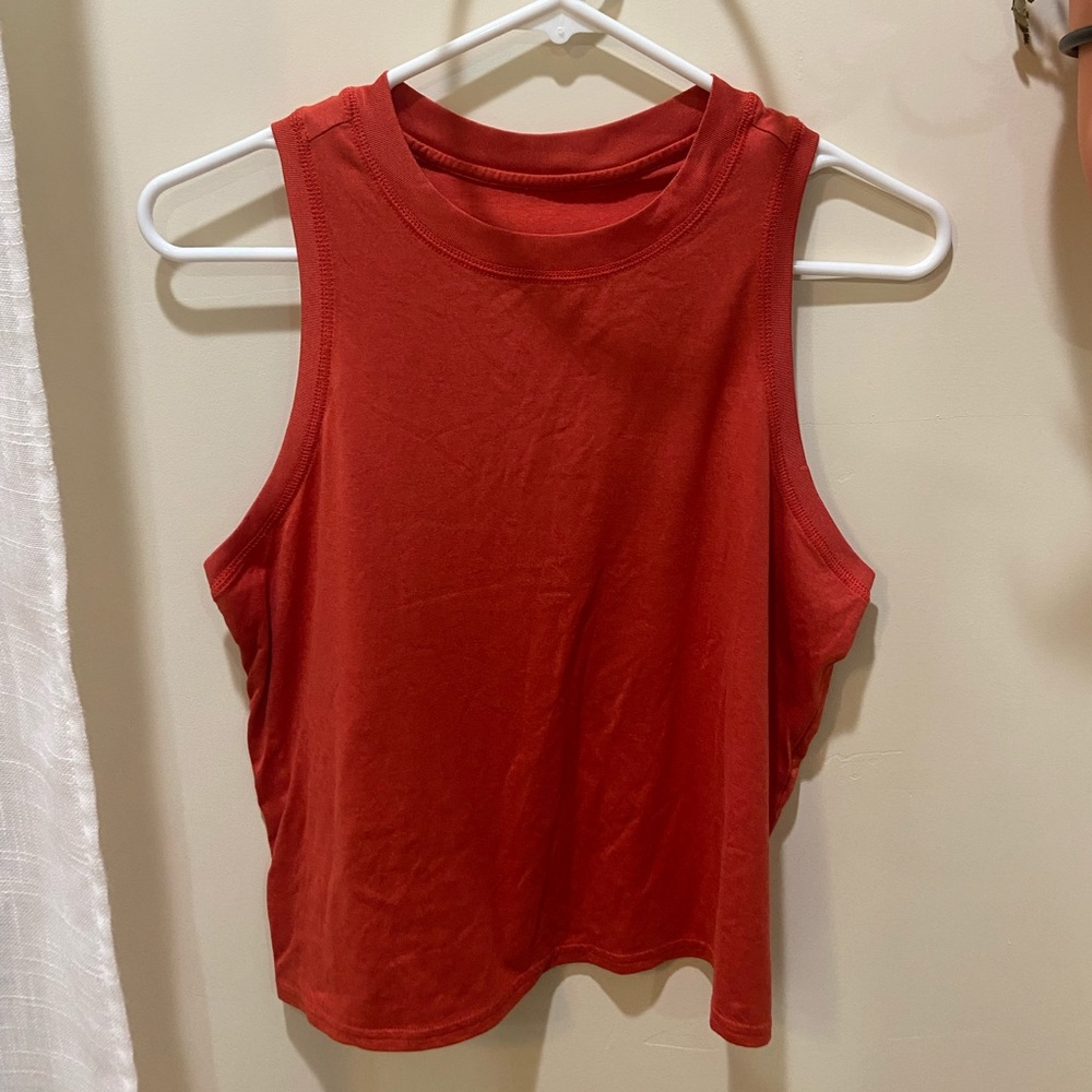 Vuori womens energy top in melon